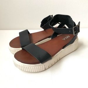 MIA Lunna Platform Wedge Sandal | Black, Size 6